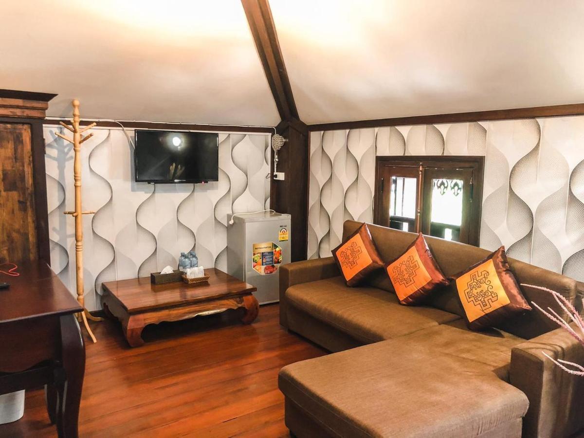 Ananta Hotel Luangprabang Extérieur photo
