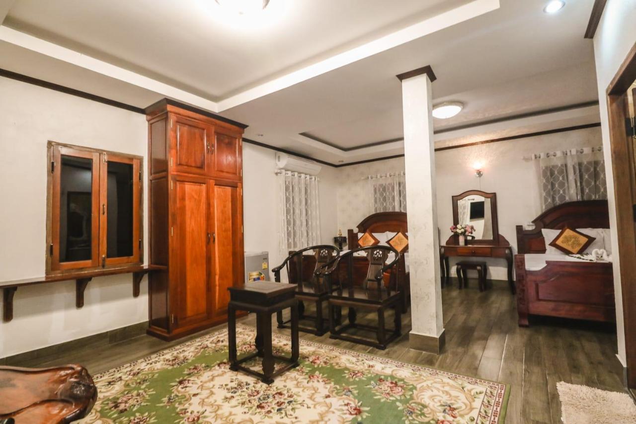 Ananta Hotel Luangprabang Extérieur photo