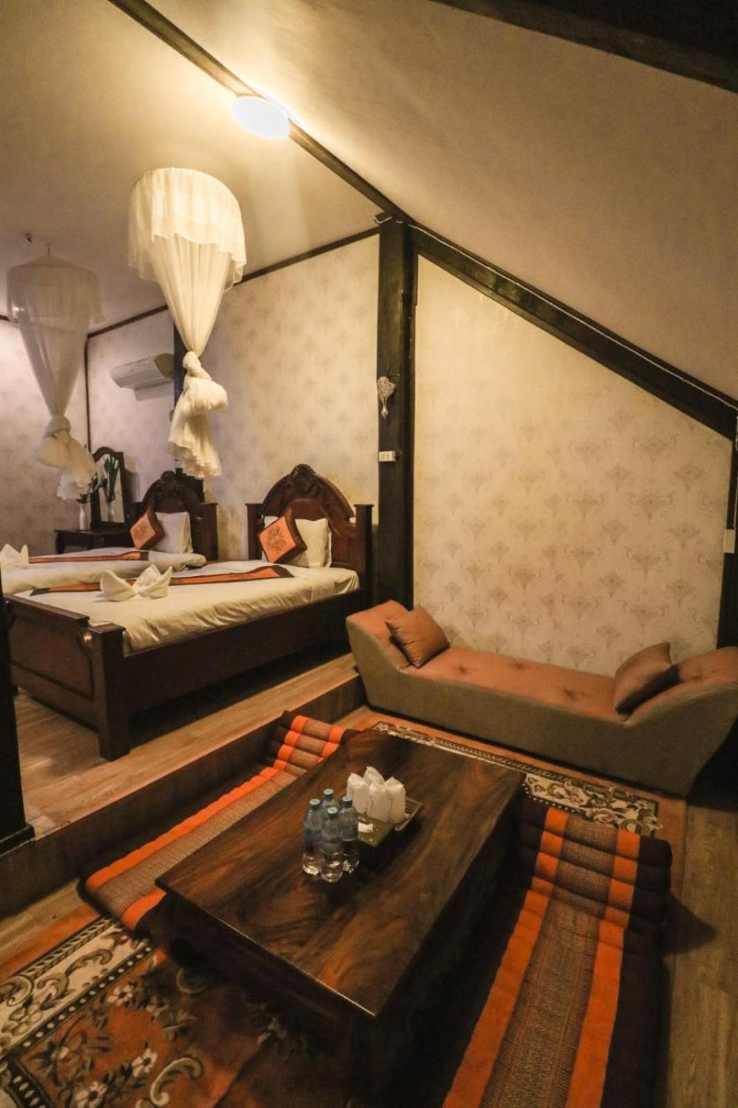 Ananta Hotel Luangprabang Extérieur photo